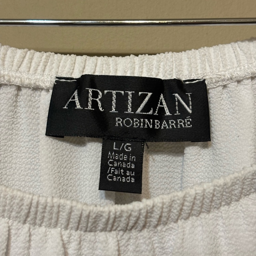 ARTIZAN ROBIN BARRÉ White Ruffle Top - Picture 3 of 5